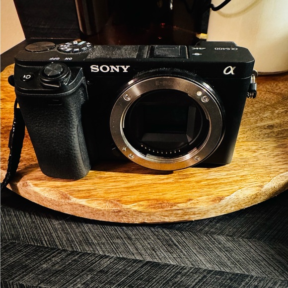 Sony Alpha A6400 Professional Digital Camera Body in Black